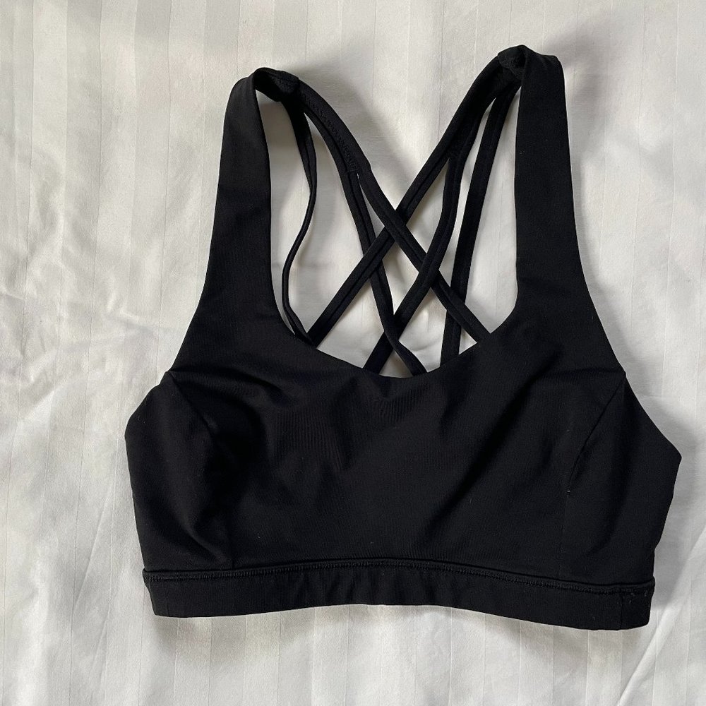 Lululemon Free to Be Serena Bra Size 4 Black